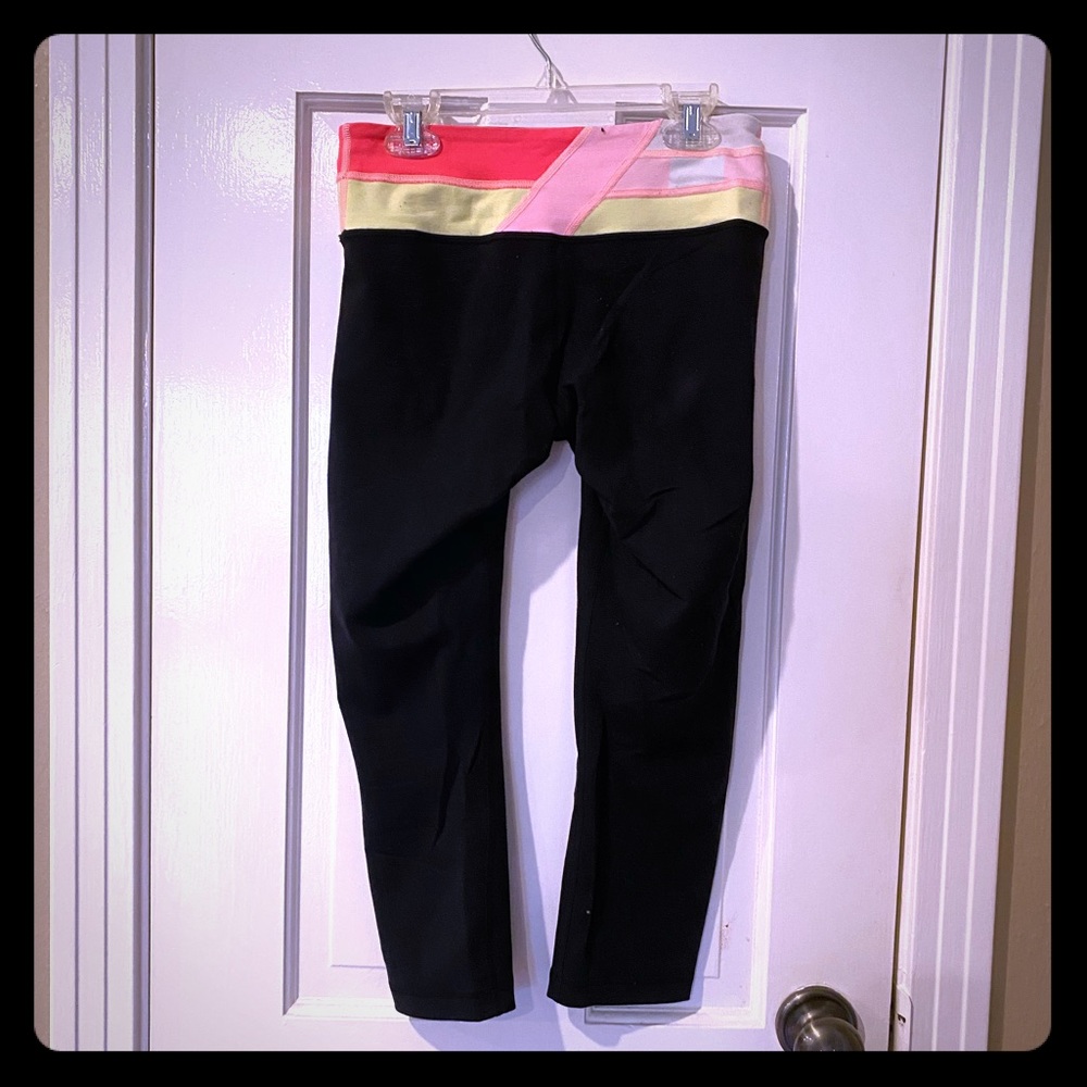 Lululemon mid rise crop